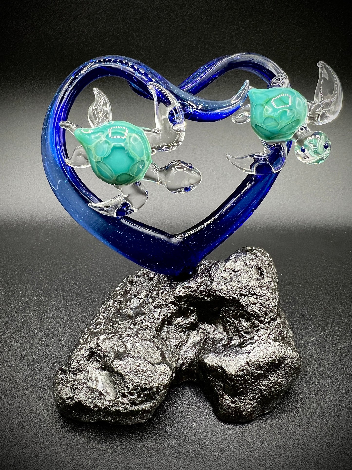 Lovers mini sea turtle sculpture