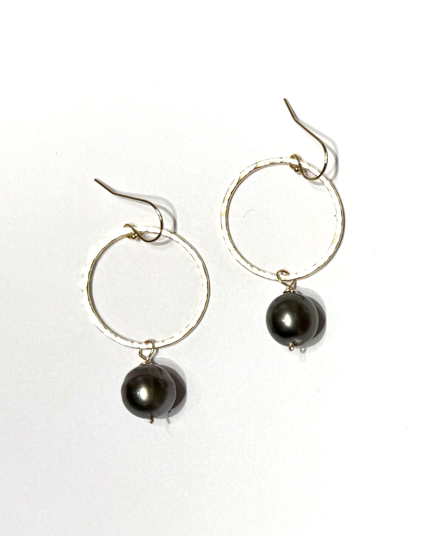 Tahitian pearl or Edison pearl hoop earring