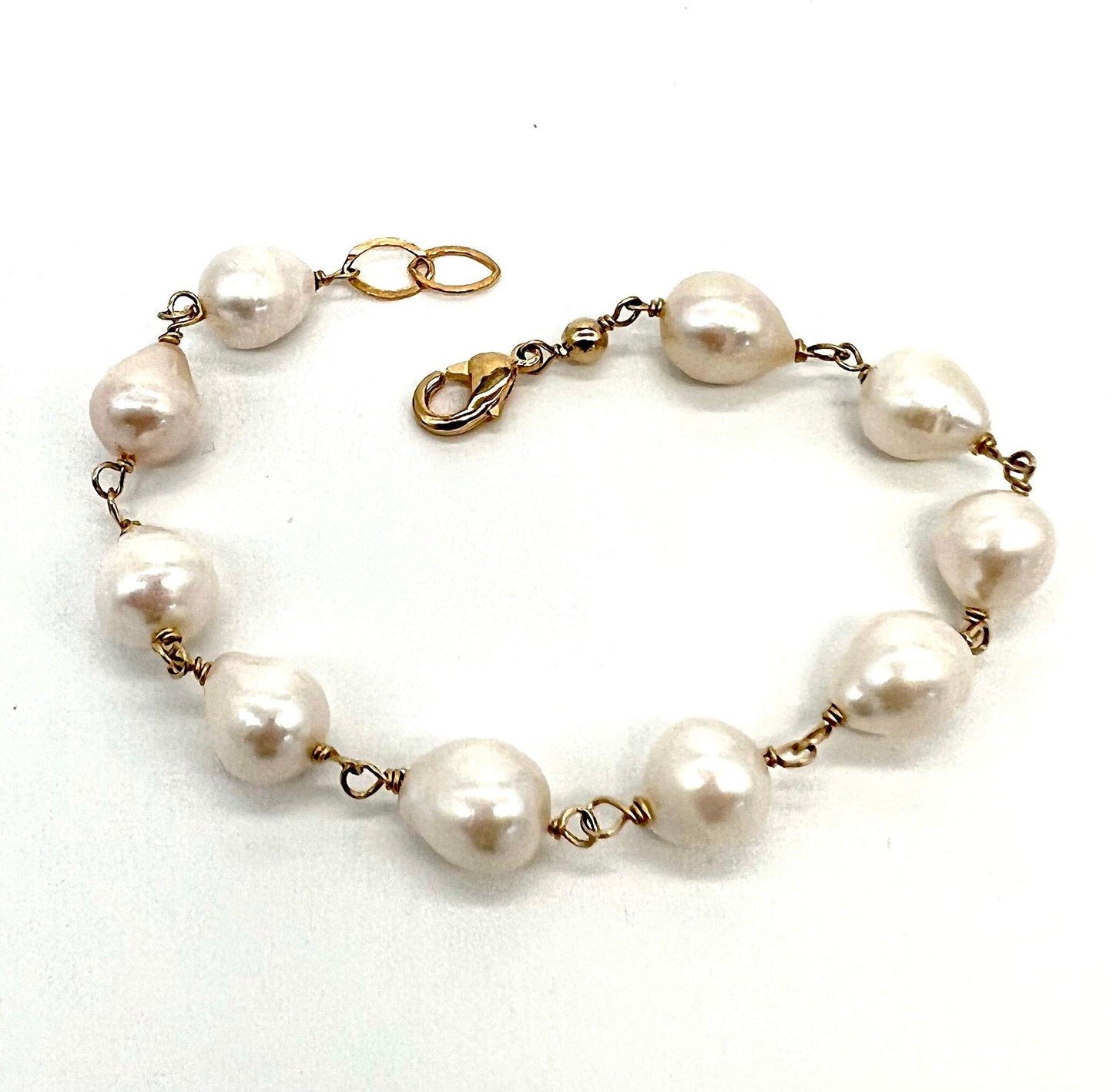 Baroque pearl bracelet