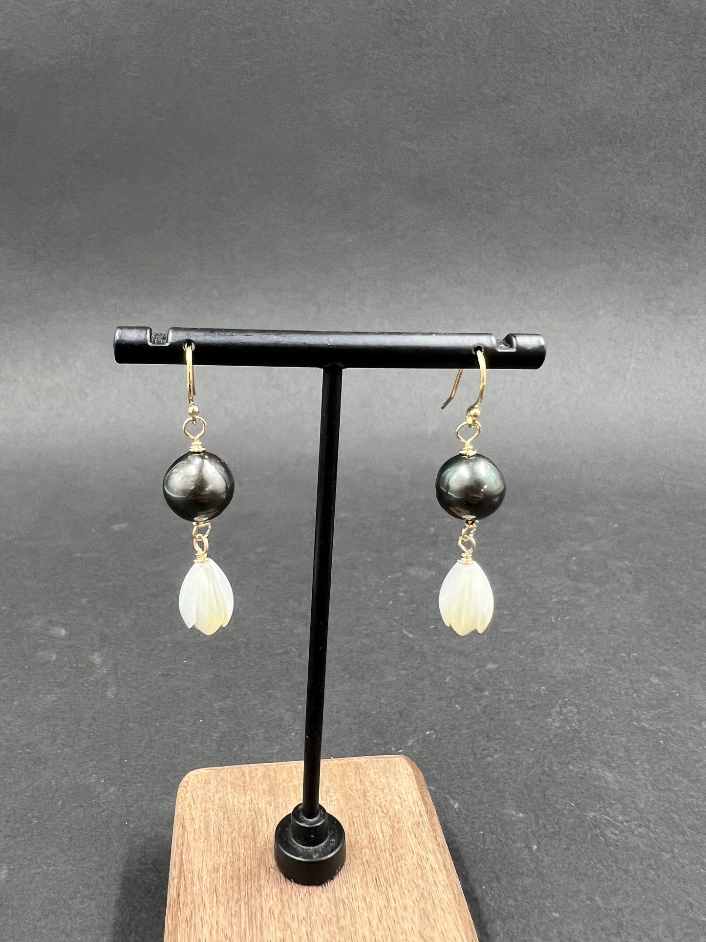 Bloom from the ashes Tahitian pearl and Mother of Pearl pikake flowers necklace and earrings-1