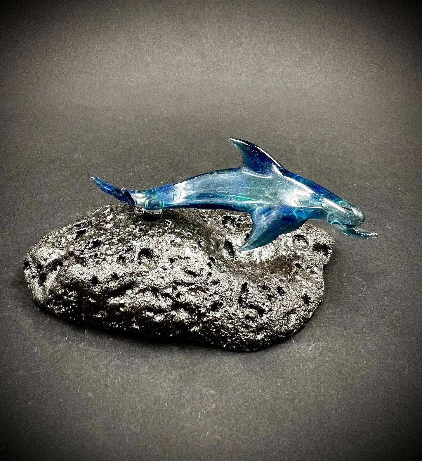 Blue sparkle dolphin glass sculpture-1