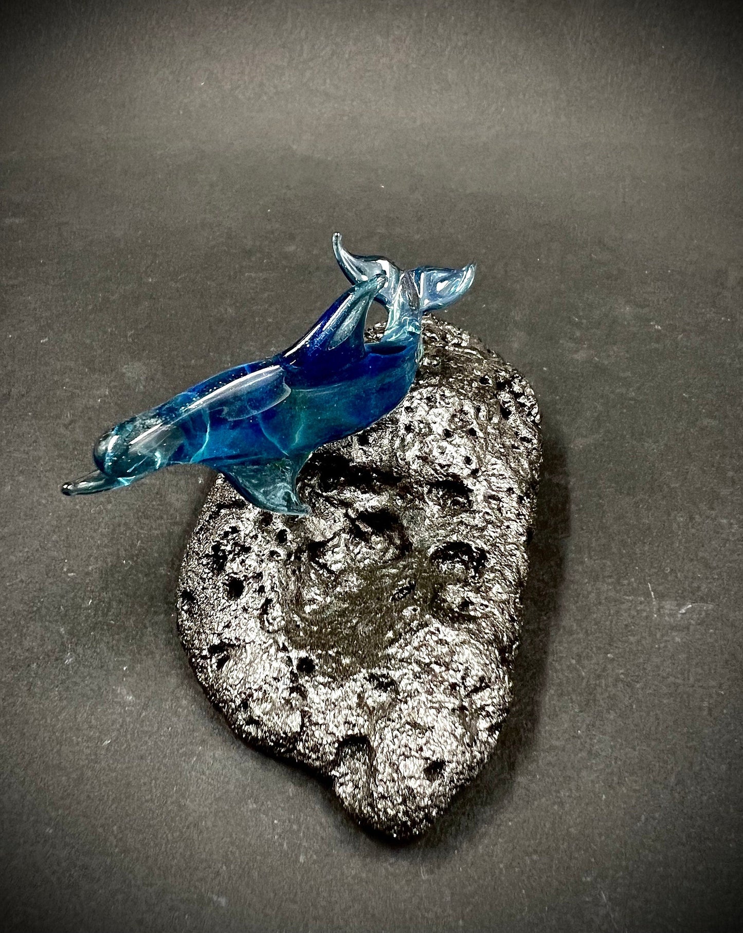 Blue sparkle dolphin glass sculpture-1