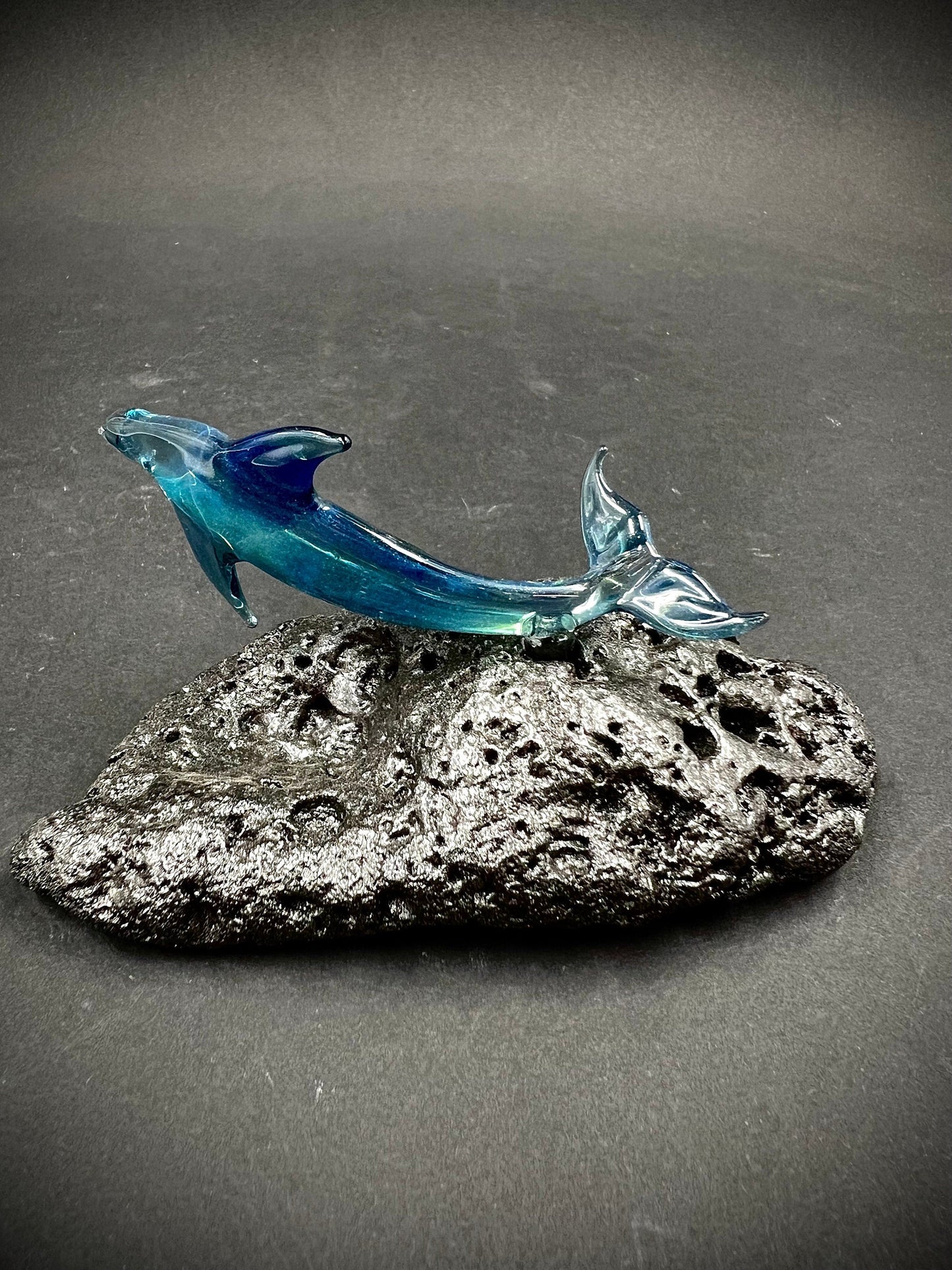 Blue sparkle dolphin glass sculpture-1