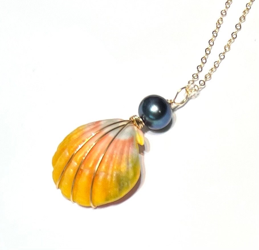 Sunrise shell necklace pearl-1