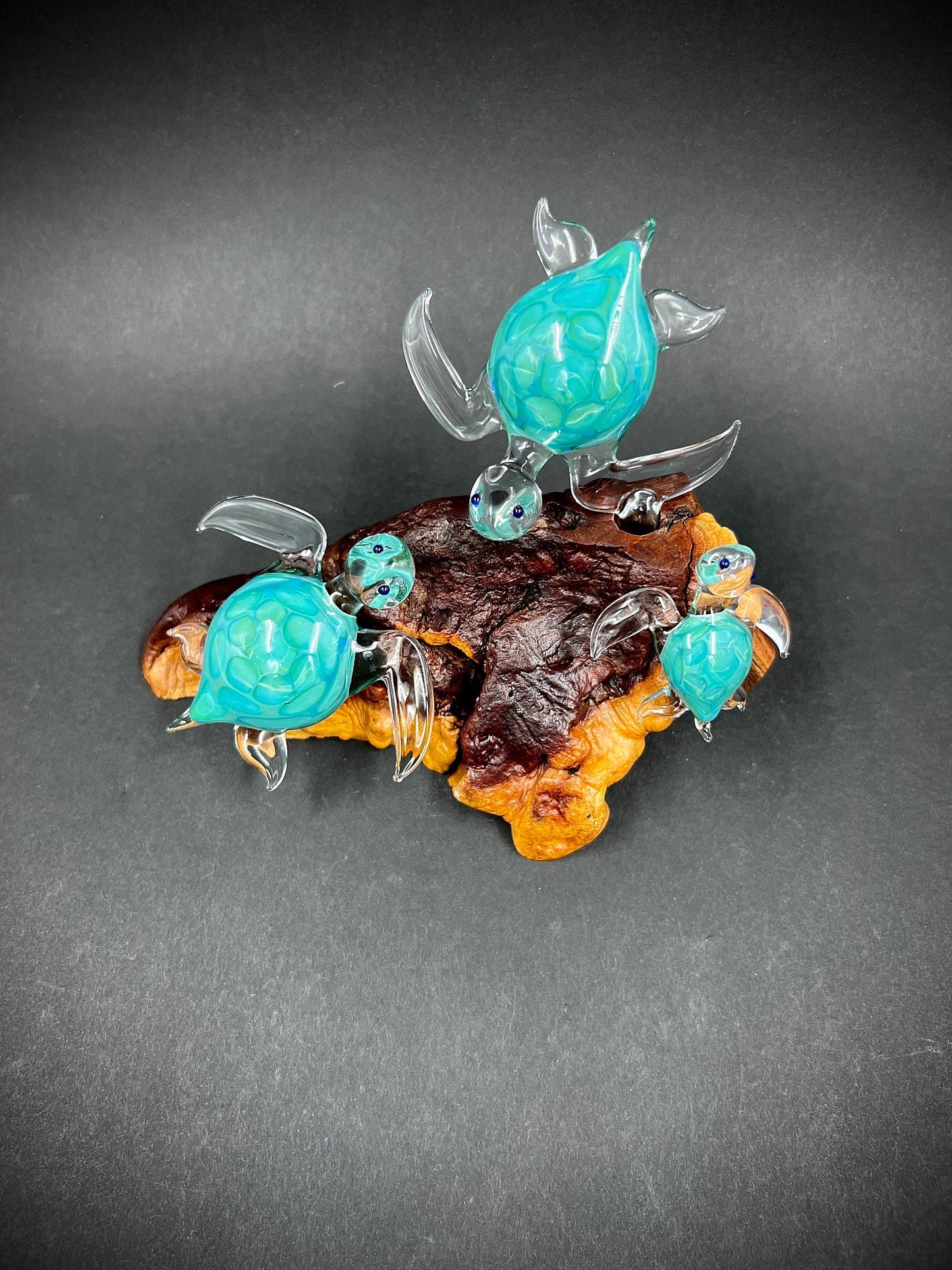 Ohana Sea Turtle family of 3 glass sculpture-1