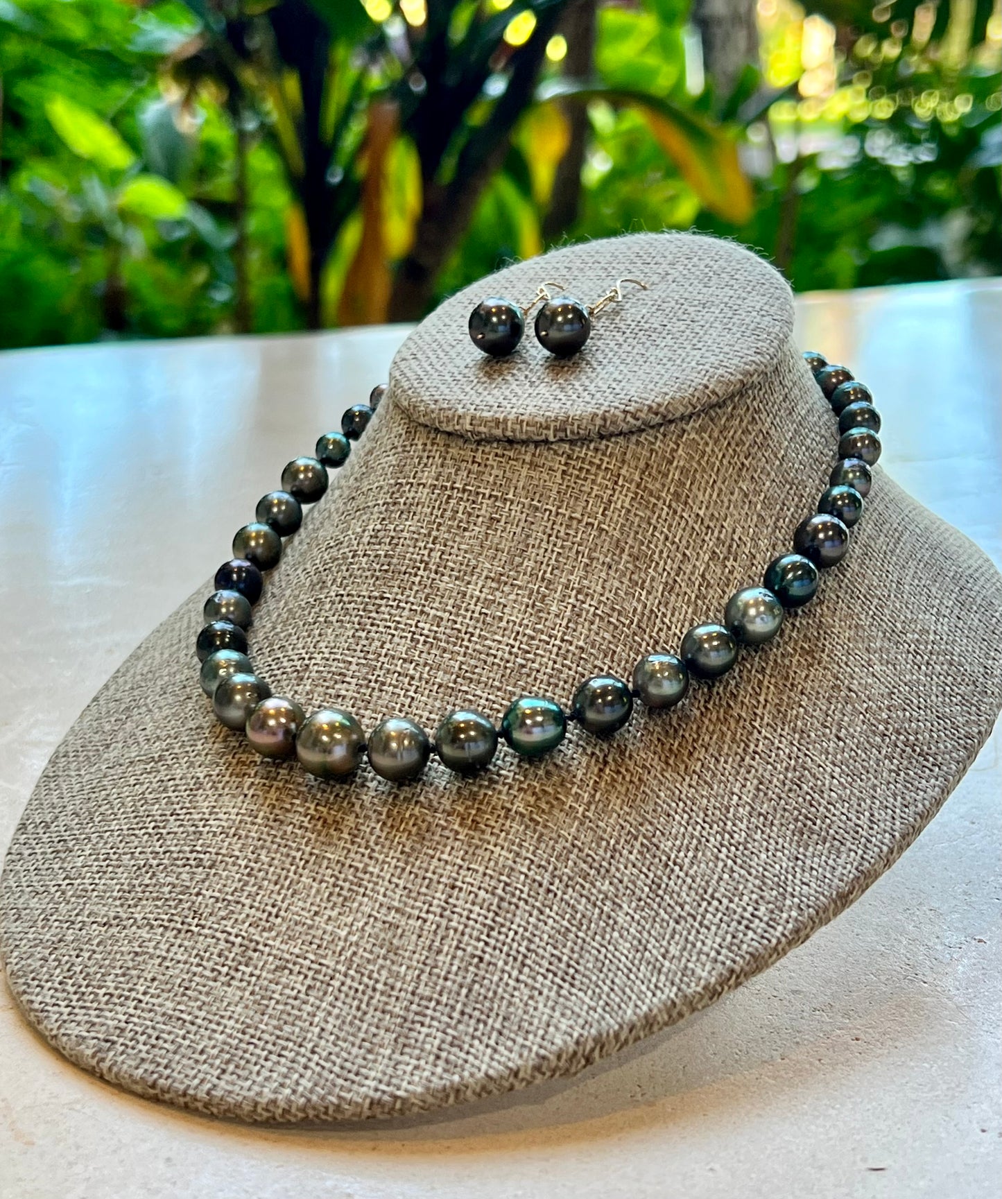 Tahitian Pearl silk knotted strand