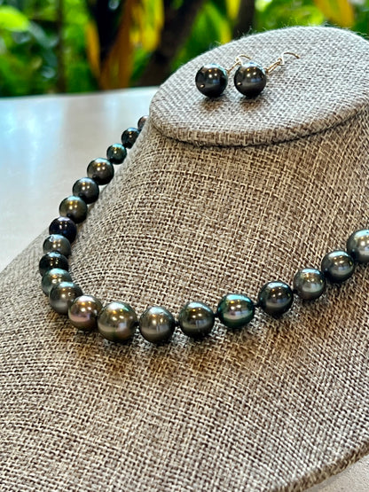 Tahitian Pearl silk knotted strand