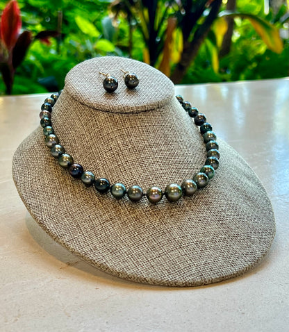 Tahitian Pearl silk knotted strand