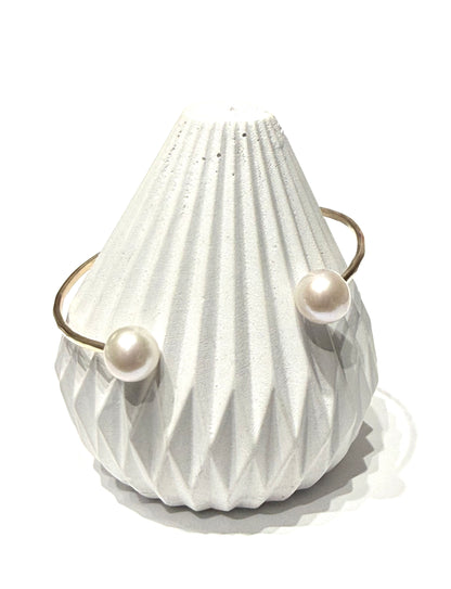 Pearl cuff