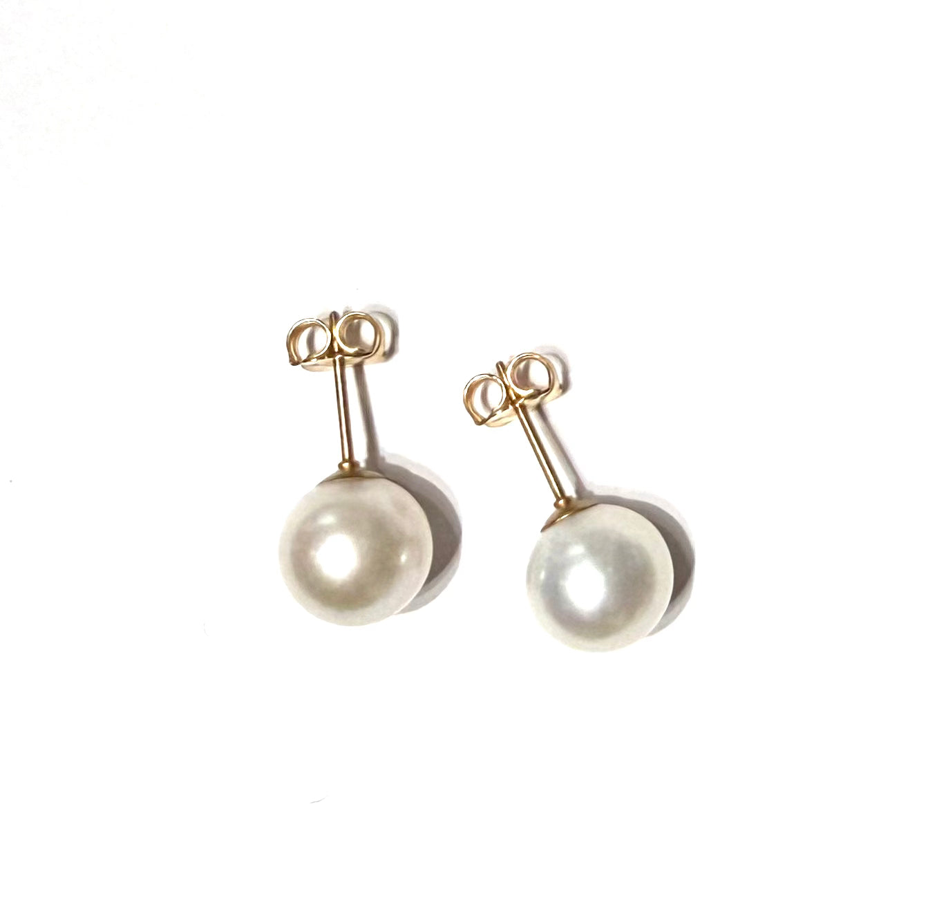 White Edison pearl stud earrings