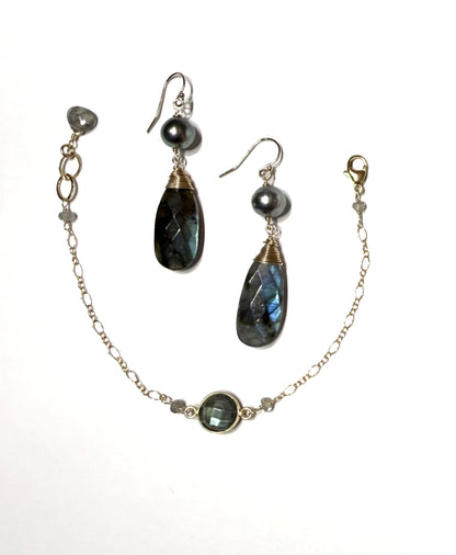 Tahitian pearl and Labradorite earrings