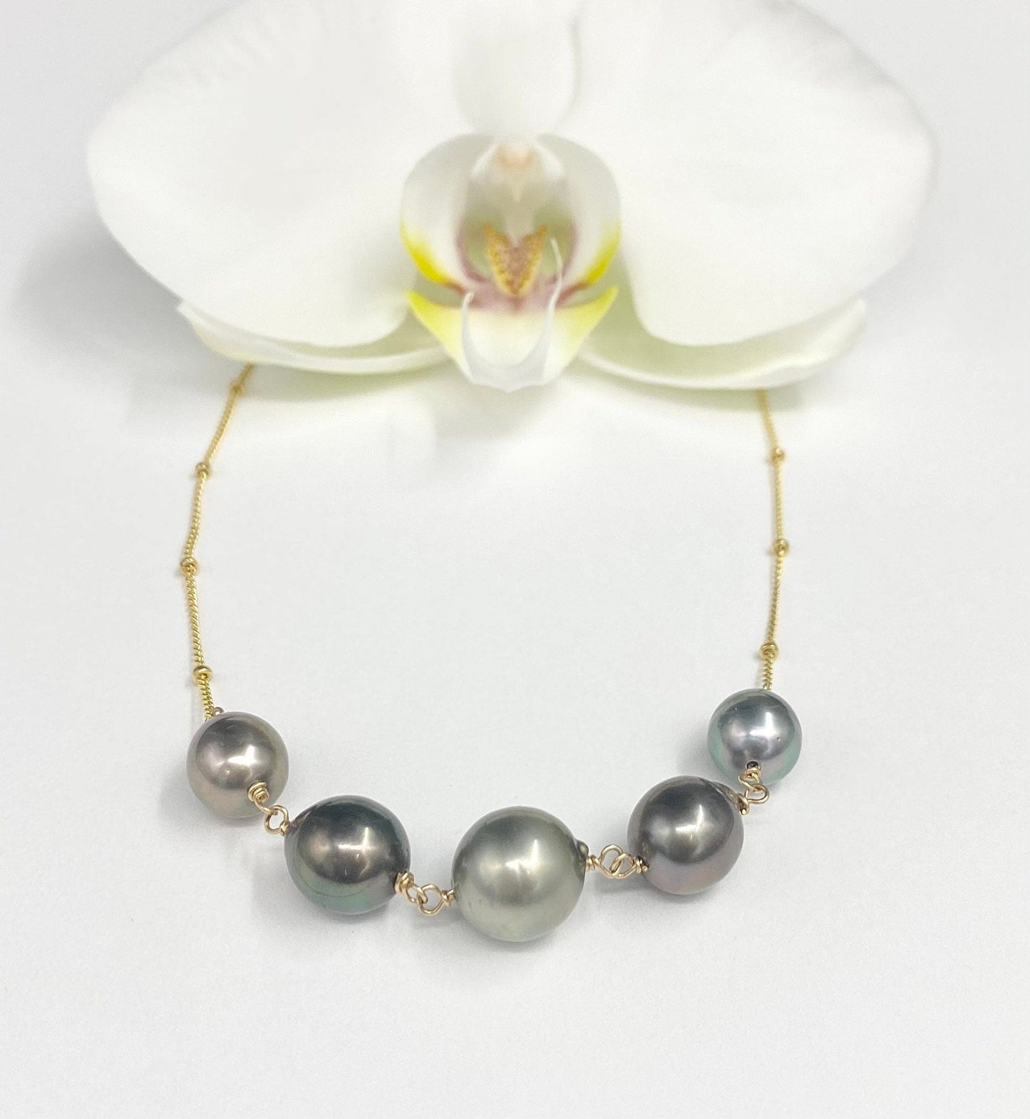 5 Tahitian pearl necklace