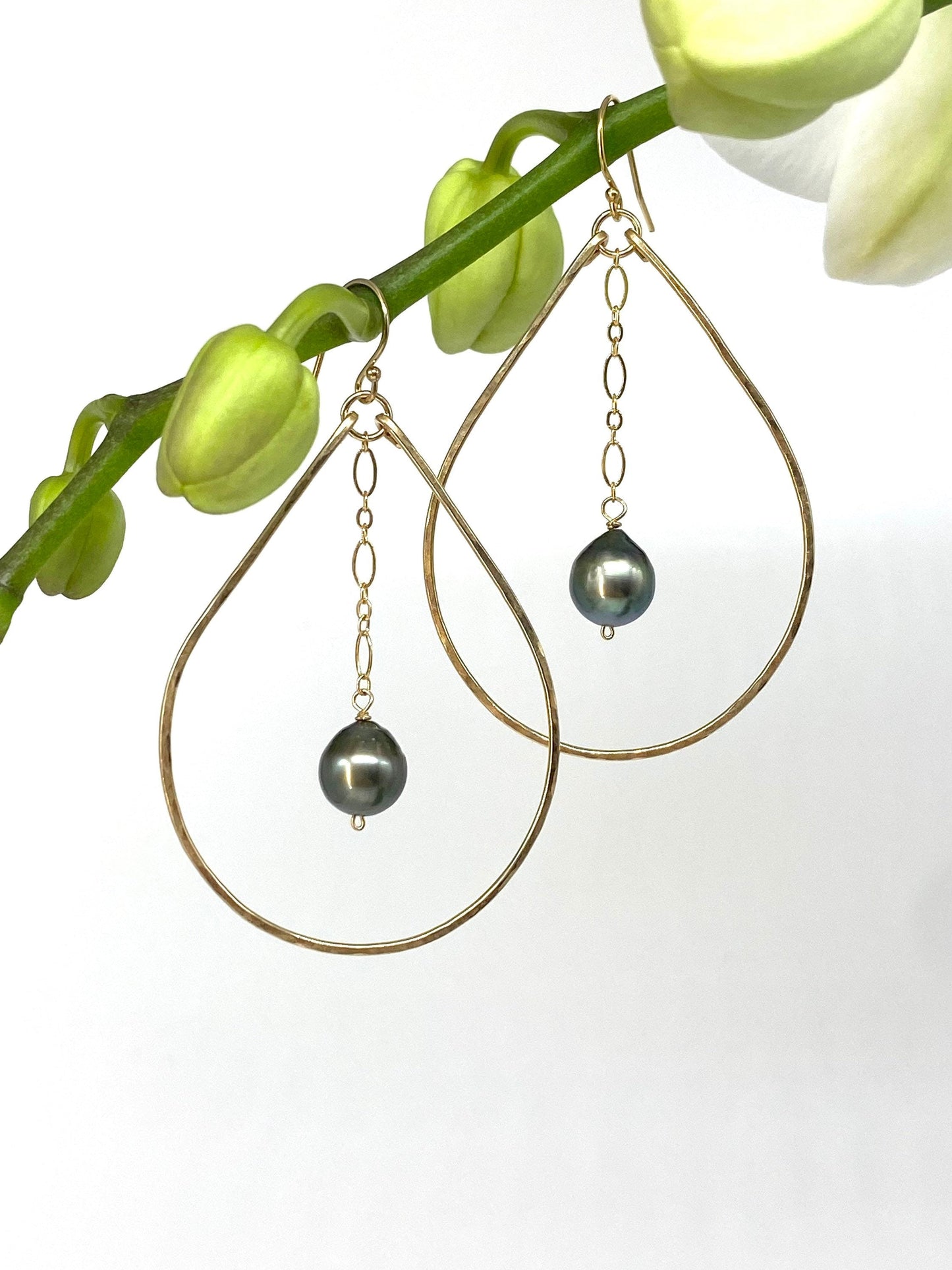 Tahitian pearl hoops