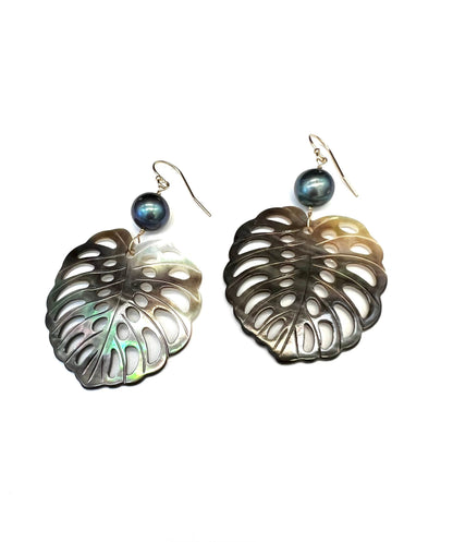 Monstera leaf and pearl earrings