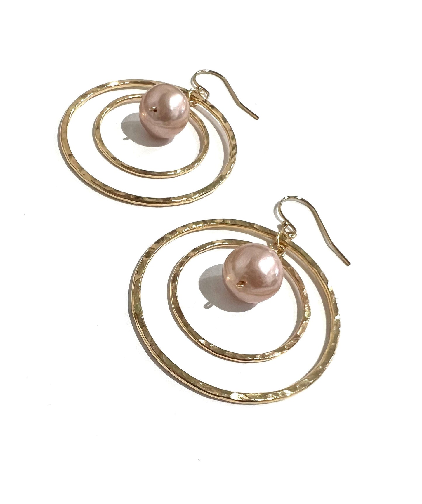 Pink Edison pearl double hoops earrings