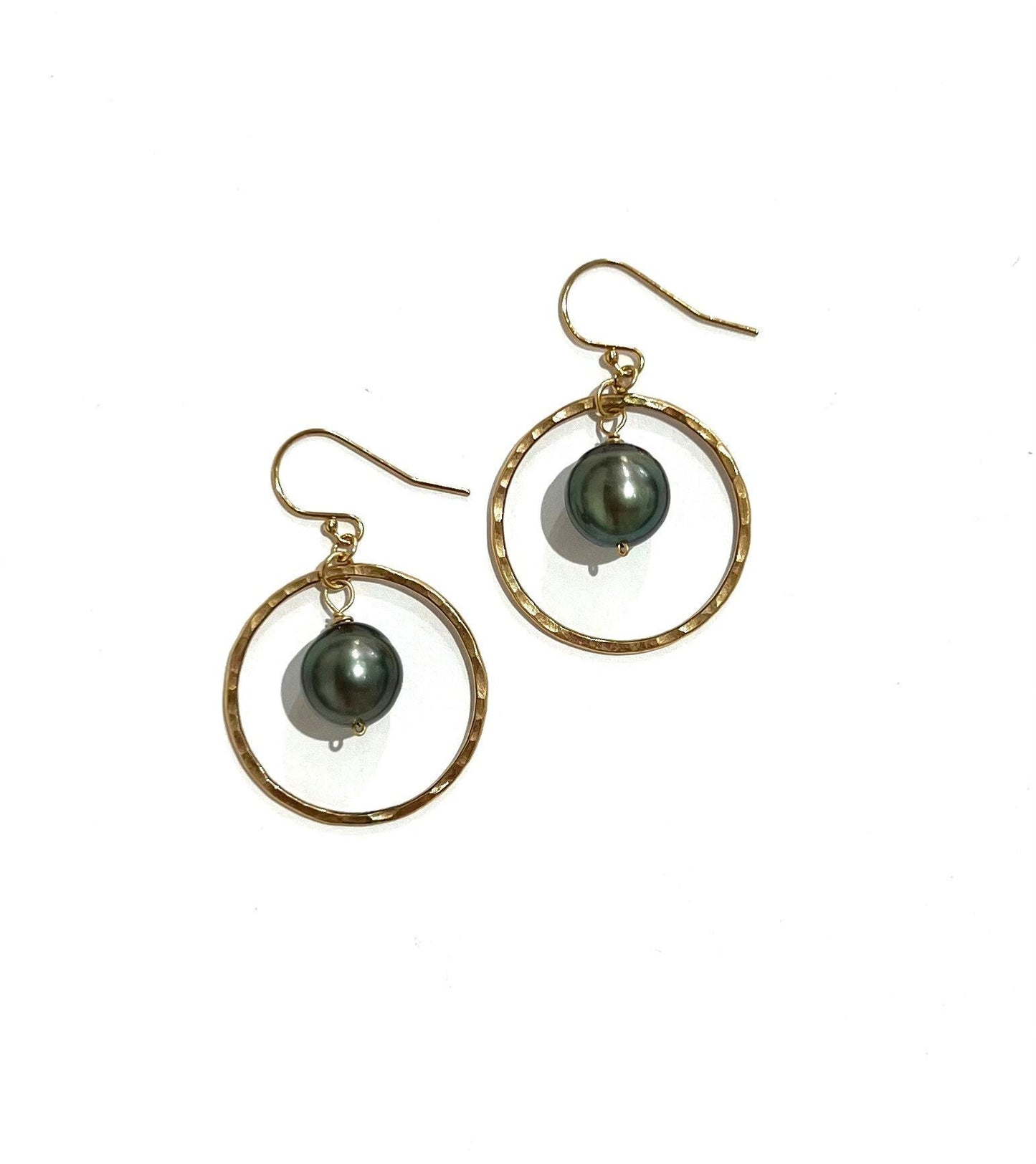 Tahitian Pearl single hoops earrings